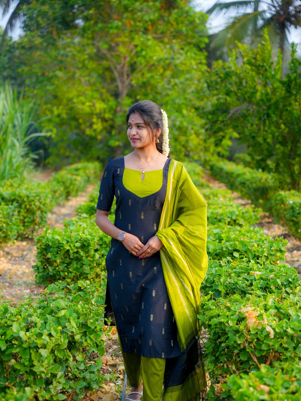 AC196 Raw Silk Kurti Set