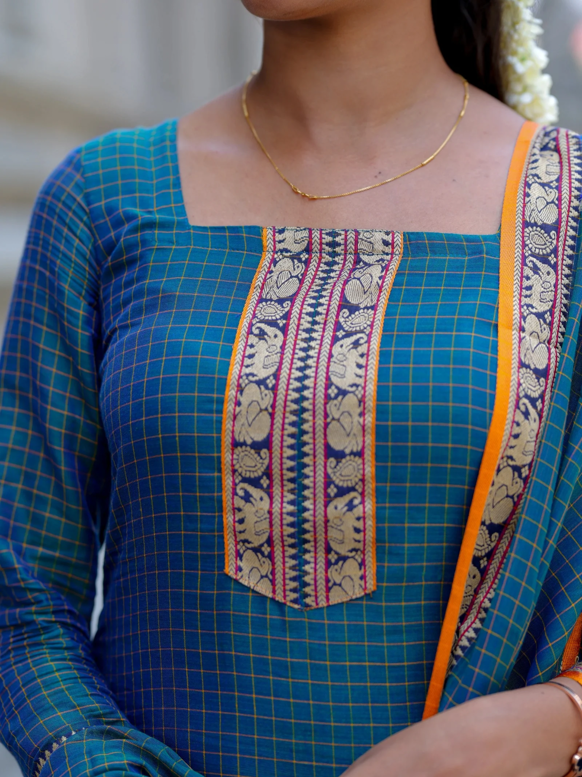 AC211 Peacock Green Narayanpet Kurti Dupatta Set