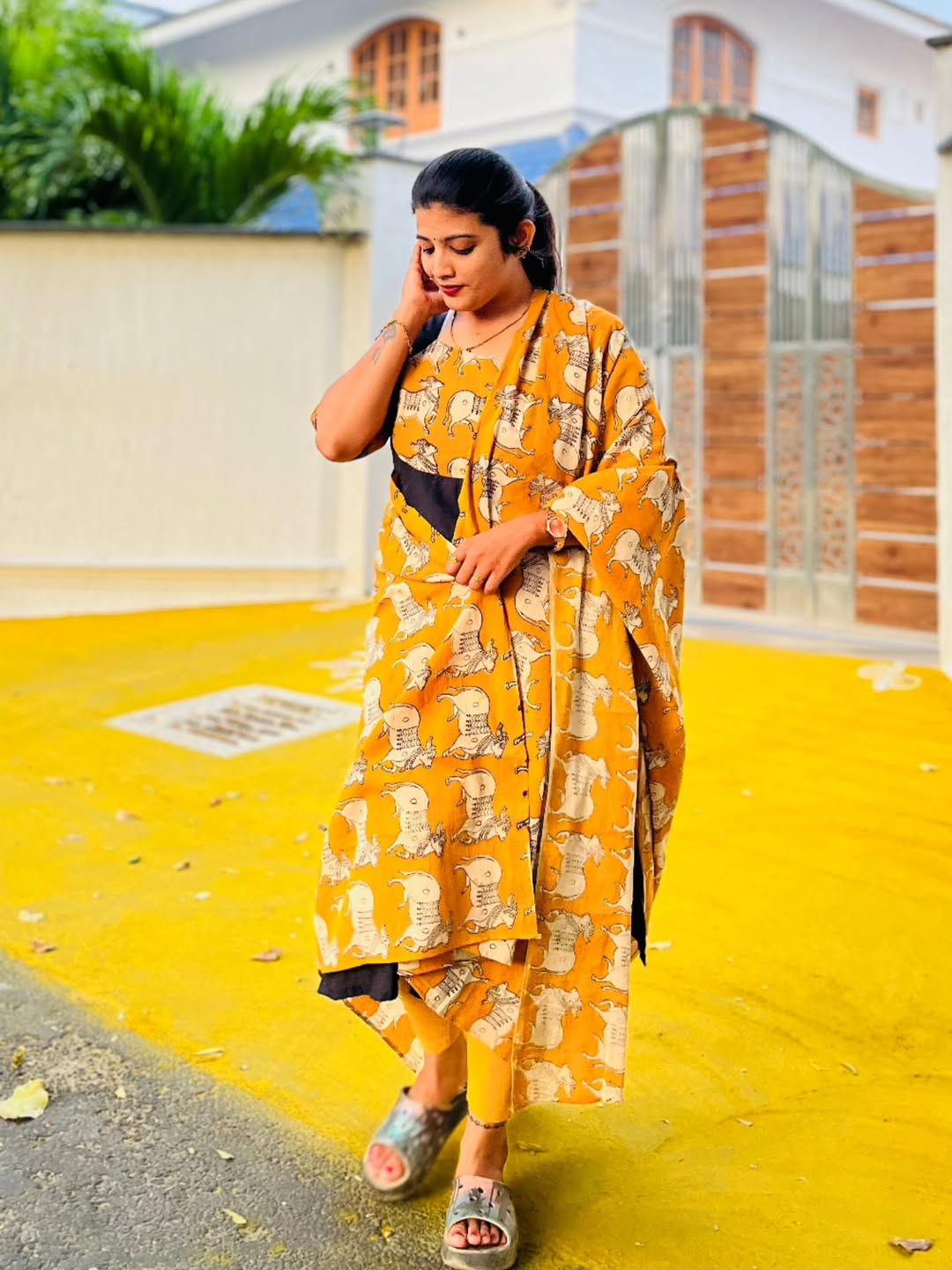 AC149 Plain Raw Silk with Kalamkari Dupatta Set